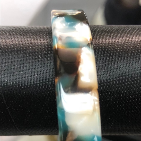 Zenzii multi colored bangle bracelet. - Picture 4 of 4